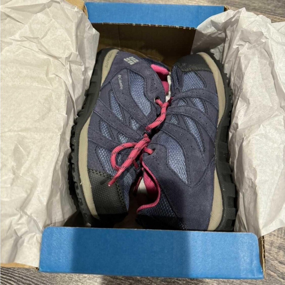 NIB Columbia Redmond Waterproof Hiking Shoes Girls